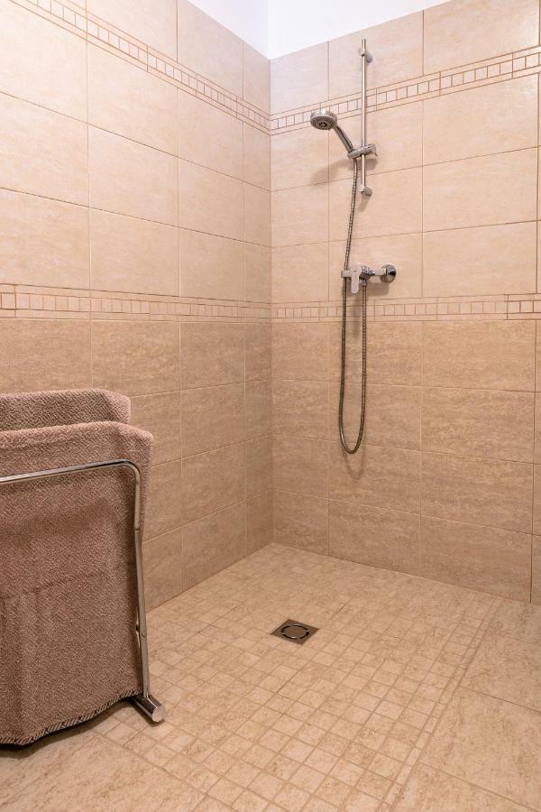Raba Apartman Sárvár Exteriör bild