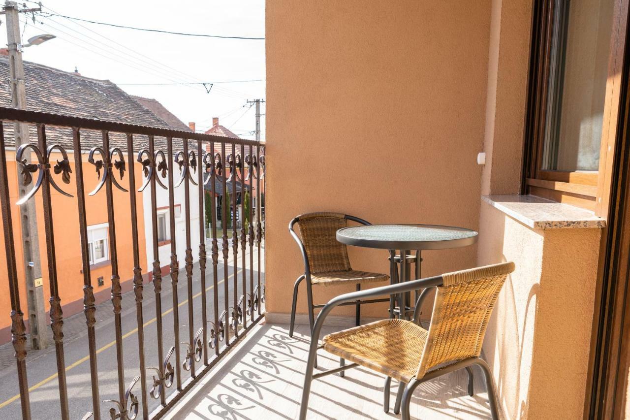 Raba Apartman Sárvár Exteriör bild